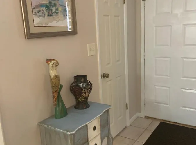 Cozy Comfortable & Convenient Pensacola