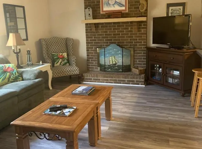 Cozy Comfortable & Convenient Holiday home Pensacola