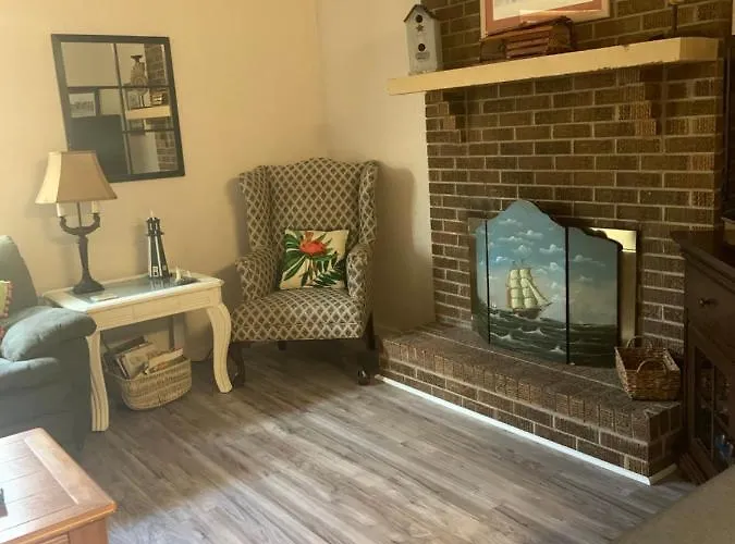 Cozy Comfortable & Convenient * Pensacola